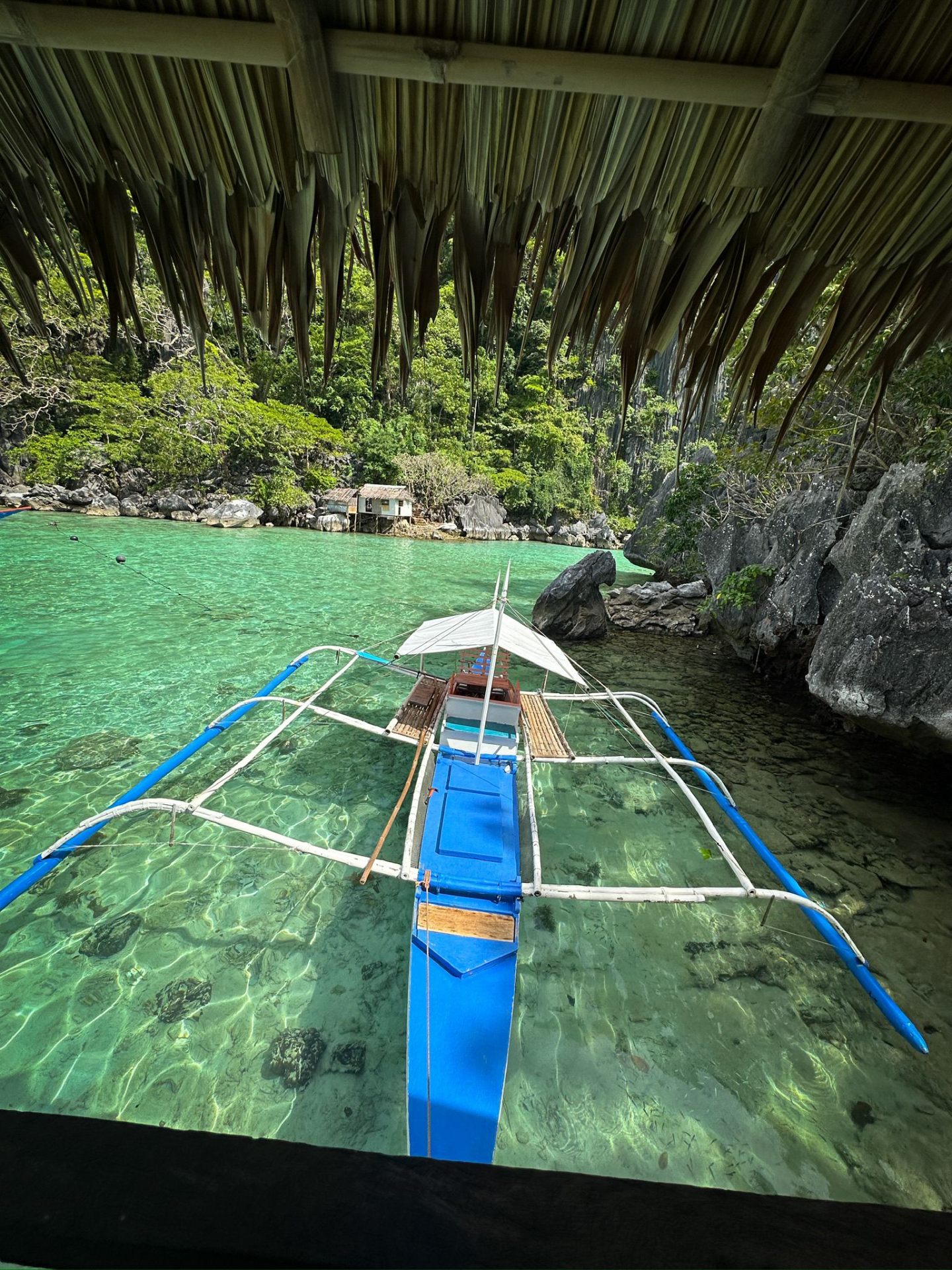 Bangka w lagunie Coron
